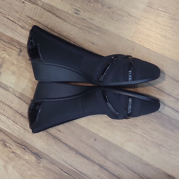 Cliffs by WHITE MOUNTAIN Black Bowie Wedge Cushioned Insole Shoe - Picture 4 of 11